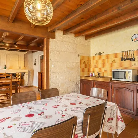 La Maison Charentaise Holiday home Saint-Simon-de-Pellouaille