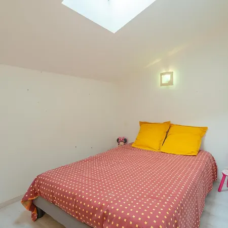 Holiday home La Maison Charentaise Saint-Simon-de-Pellouaille