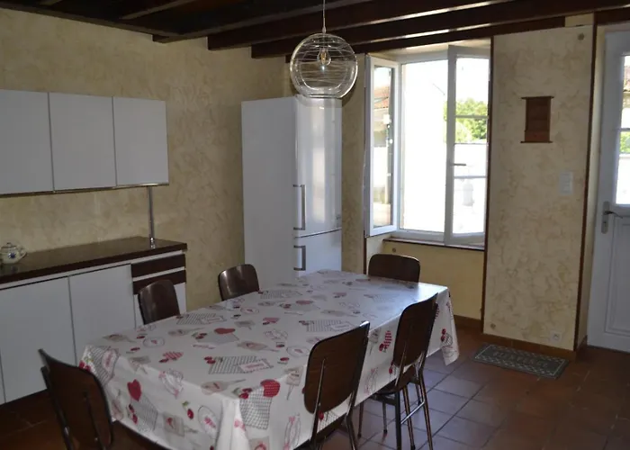 Сasa de vacaciones La Maison Charentaise Saint-Simon-de-Pellouaille